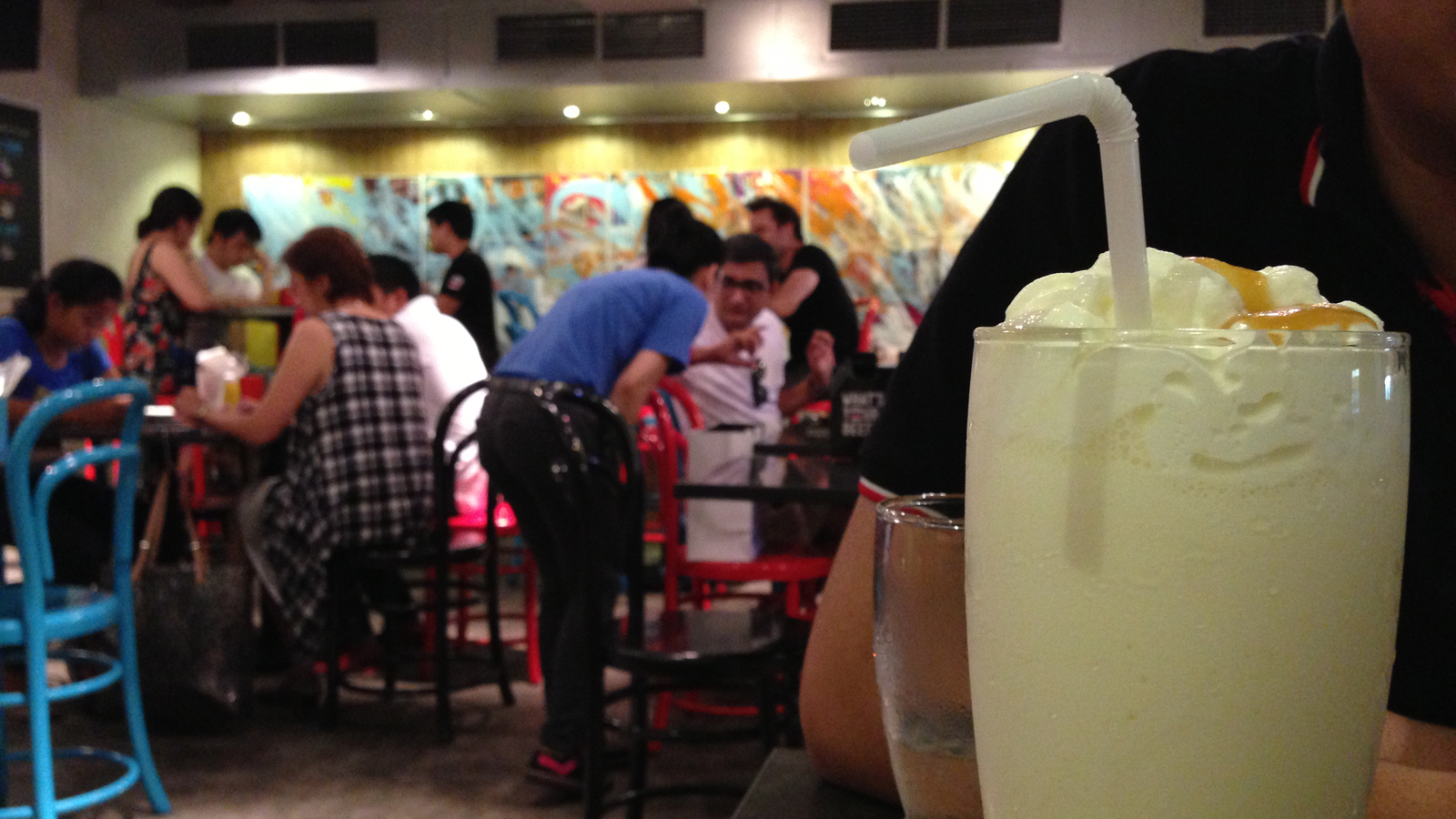 Rainy's photo of the interiors of Burger Bar - obviously framed by her milkshake - turned out to be better than my photo of the interiors. It happens, Nicksy.