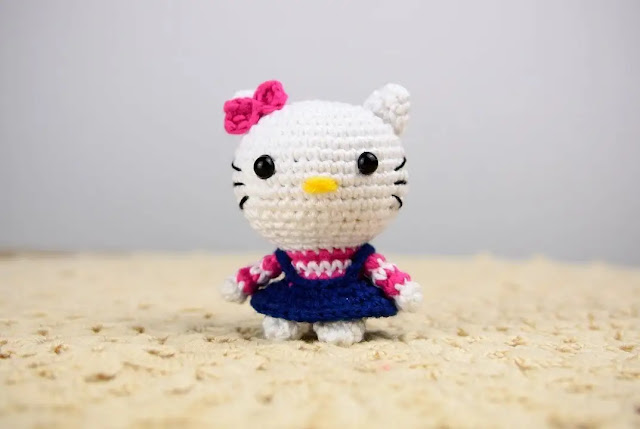 Amigurumi Mini Hello Kitty a Crochet