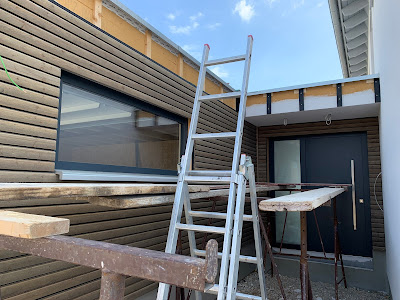 Holzverkleidung an der Garage und am Windfang fertig ~ unserholzhausblog