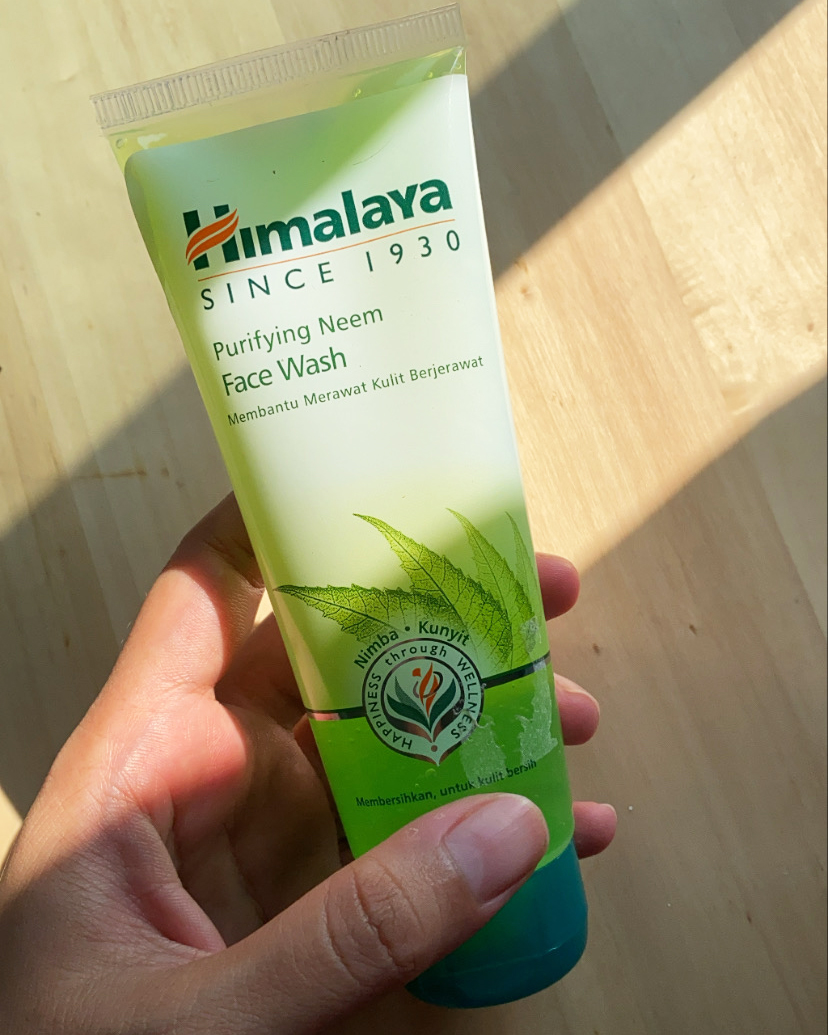 REVIEW HIMALAYA NEEM SERIES SKINCARE UNTUK KULIT BERJERAWAT Kania Dachlan