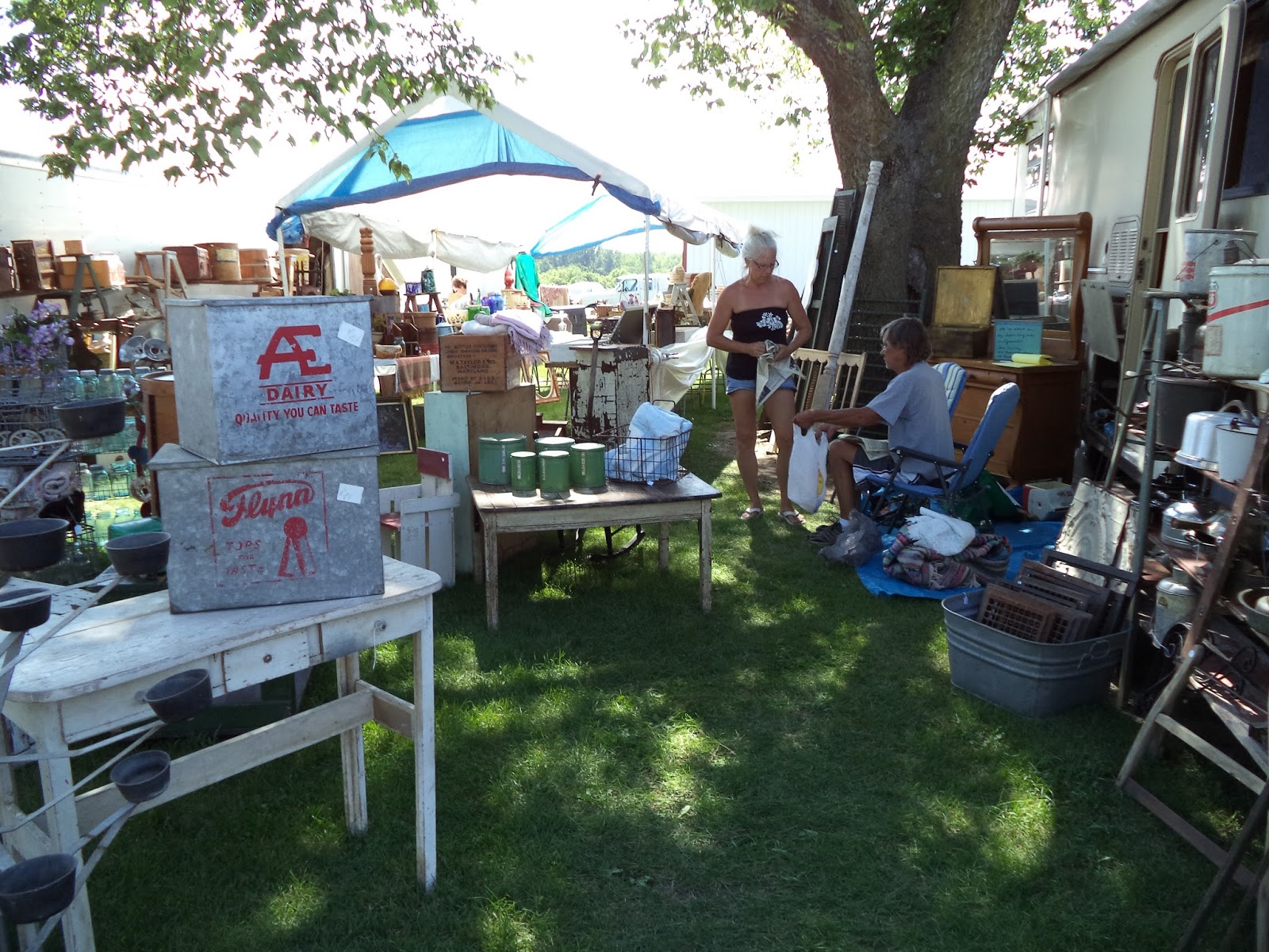 simply iowa What Cheer...Flea Market... )