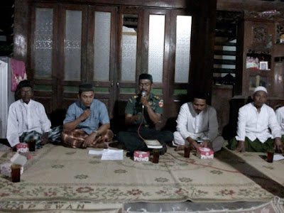 BABINSA AJAK JAMAAH PENGAJIAN UNTUK SIKAPI HIDUP DENGAN MEMPERBANYAK DZIKRULLOOH  MENGINGAT ALLAH