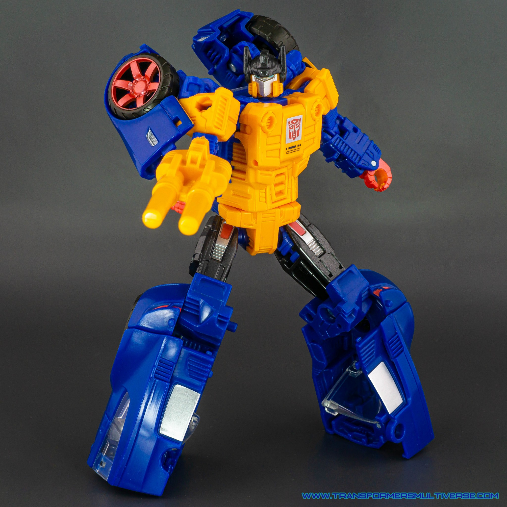 Transformers Power of the Primes Punch robot mode