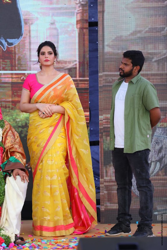 Zarine Khan at Suchirindia's Aryavartha Nagari Project Launch