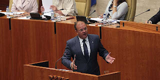 El PP gobierna también en Extremadura: José Antonio Monago Presidente El PP gobierna también en Extremadura: José Antonio Monago Presidente