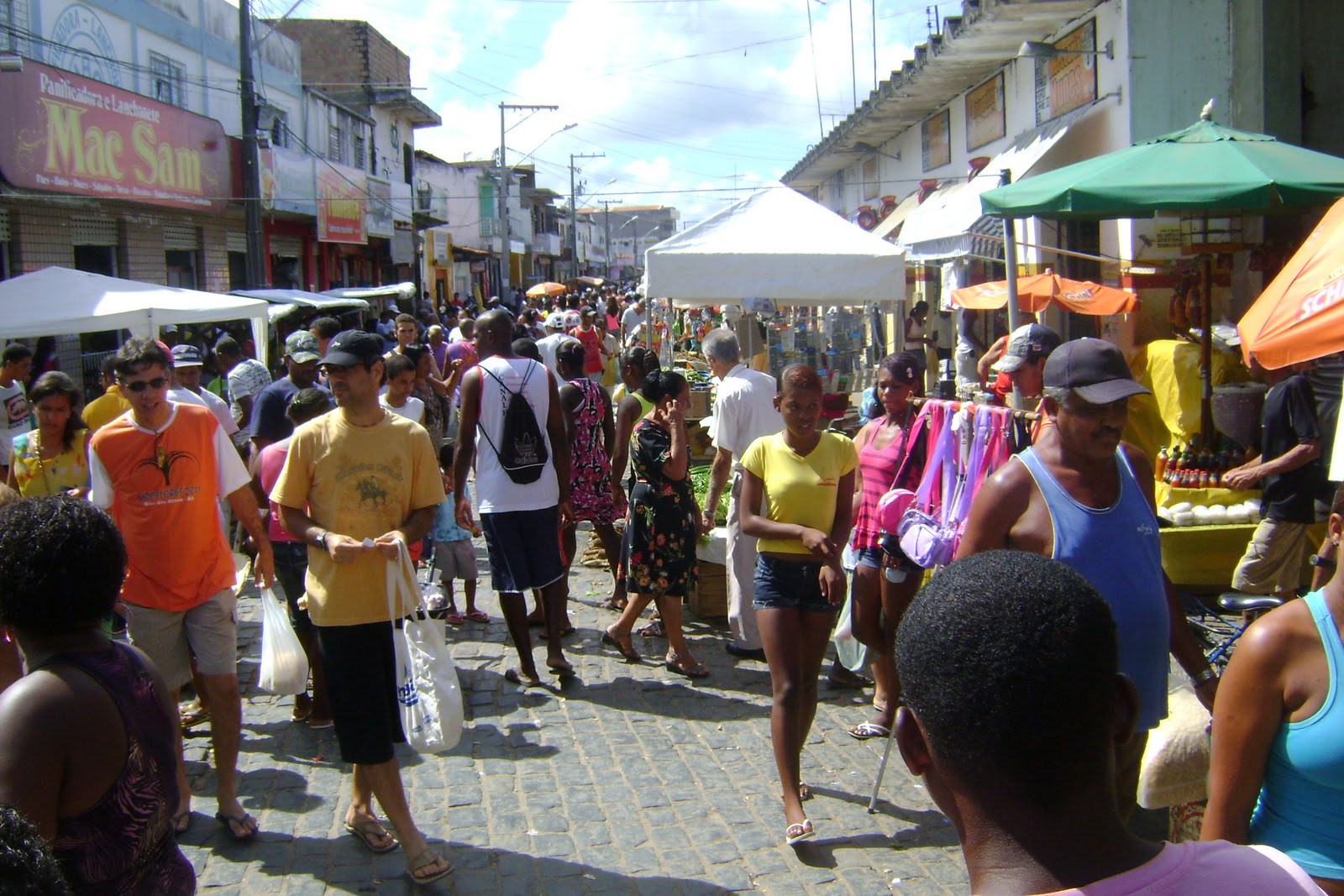 CRUZ DAS ALMAS FEIRANTES RECLAMAM DA FEIRALIVRE