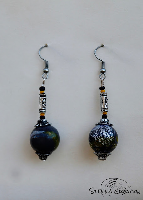 boucles-oreilles-pate-polymere-transparence-noire-feuilles-argent-ronde-Stenna-Creation