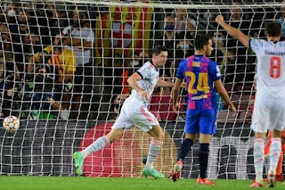 فوز بايرن ميونيخ على برشلونة بثلاثية في دوري أبطال أوروبا
