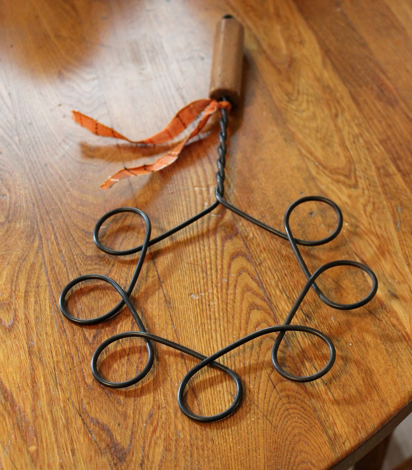 DIY Rug Beater & Dollar Tree Wooden Leaf Wreath Organized Clutter