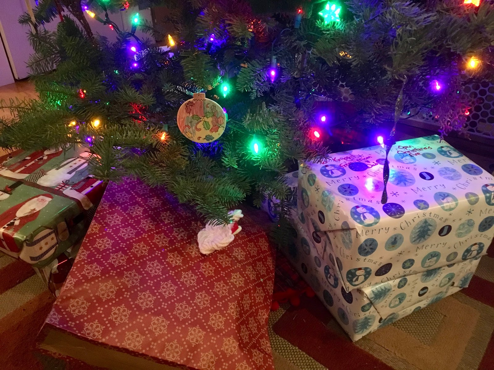 Scotty Watty Doodle All The DayWith Presents Neath The Tree