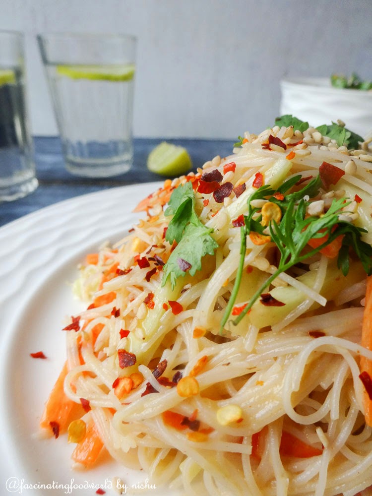 fascinatingfoodworld Cold rice noodle salad in peanut sauce dressing { Vegan + Glutenfree}