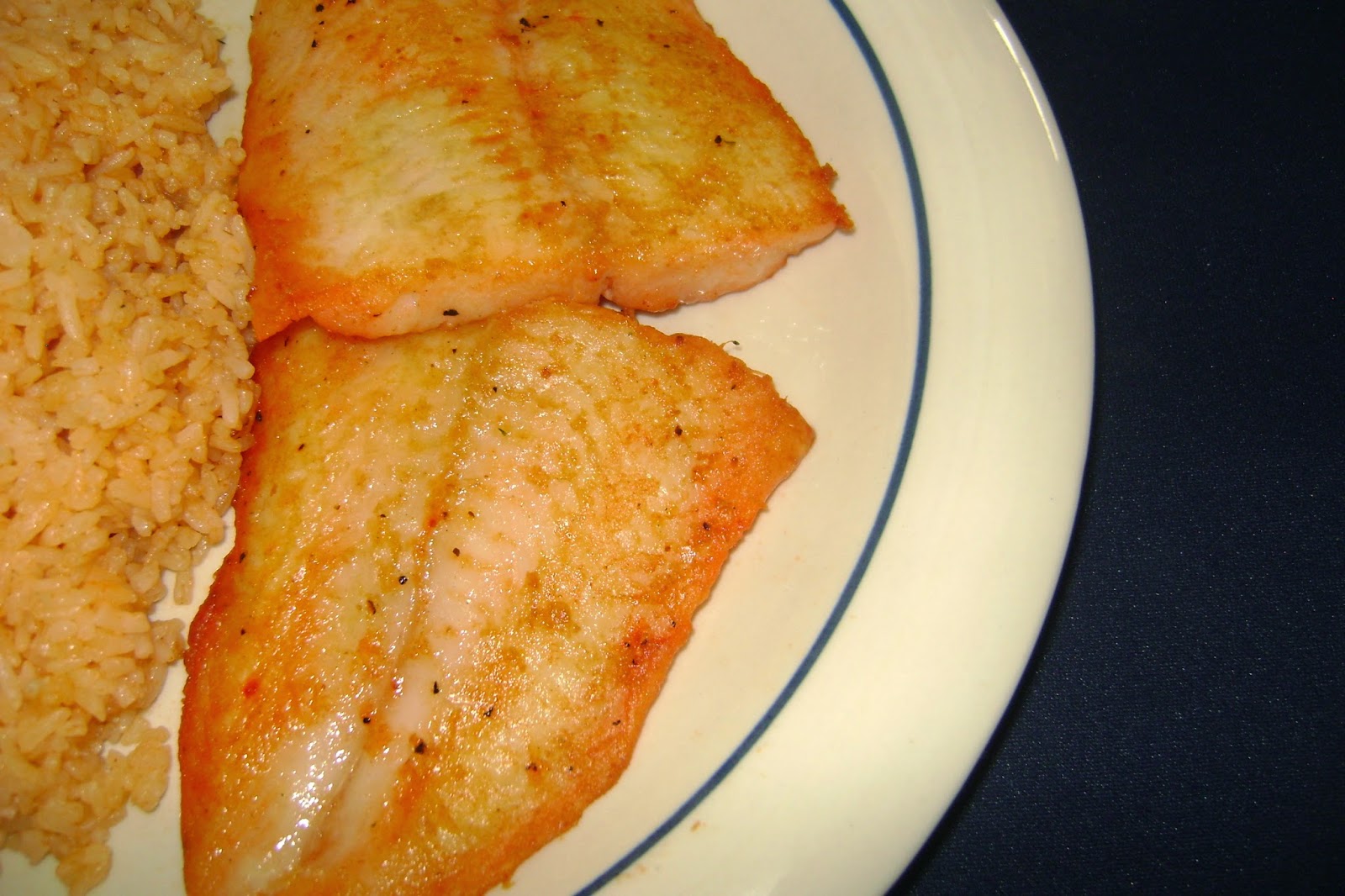 117 Pan Fry Flounder Fillets 香煎龍利鱼柳 美味的食物