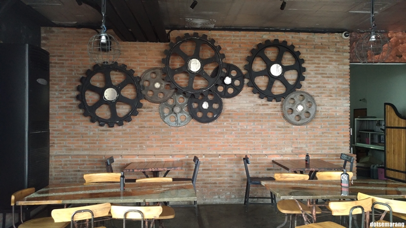 Saya Dan Yang Lain Menuju Rustico Kitchen Bar Ternyata Lokasinya Bersebelahan Dengan Strada Awalnya Melihat Tempat Ini Biasa Tapi Setelah Masuk Saya Dan Yang Lain Menuju Rustico Kitchen Bar Ternyata Lokasinya Bersebelahan Dengan Strada Awalnya Melihat Tempat Ini Biasa Tapi Setelah Masuk
