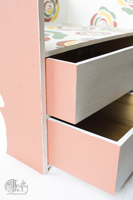 Organizer hack. Organization and decluttering ideas. Bathroom organization ideas. Desk organizer. DIY desk organizer makeover.