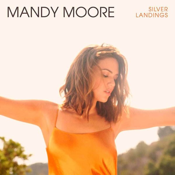 Mandy Moore está de regreso con el álbum ‘Silver Landings’