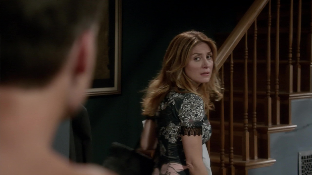 ausCAPS Mark Deklin shirtless in Rizzoli & Isles 712 "Yesterday