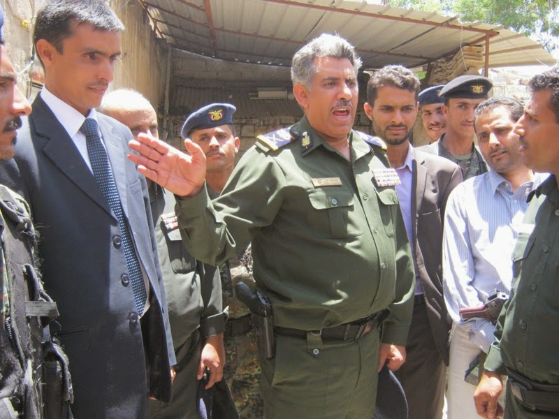 وزير الداخلية ومحافظ تعز يطلبا من الاحزاب برفع الساحة