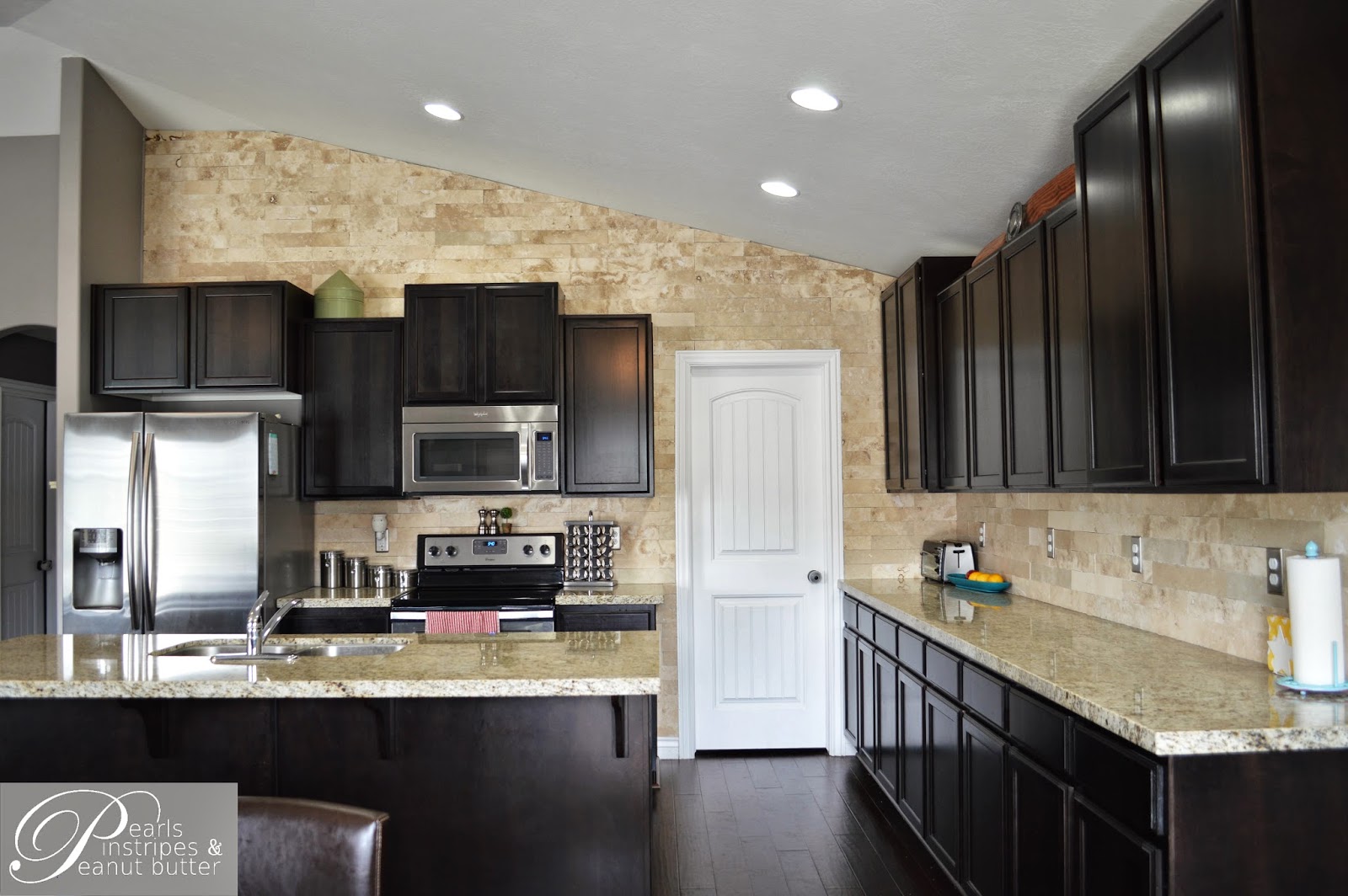 Pearls Pinstripes Peanut Er Travertine Kitchen Back Splash Wall I Ve Been Meaning To Post This For A While Now Tony Surprised Me Christmas With Amazing Back Splash
