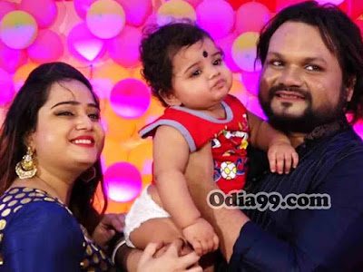 Human Sagar wife daughter family photo