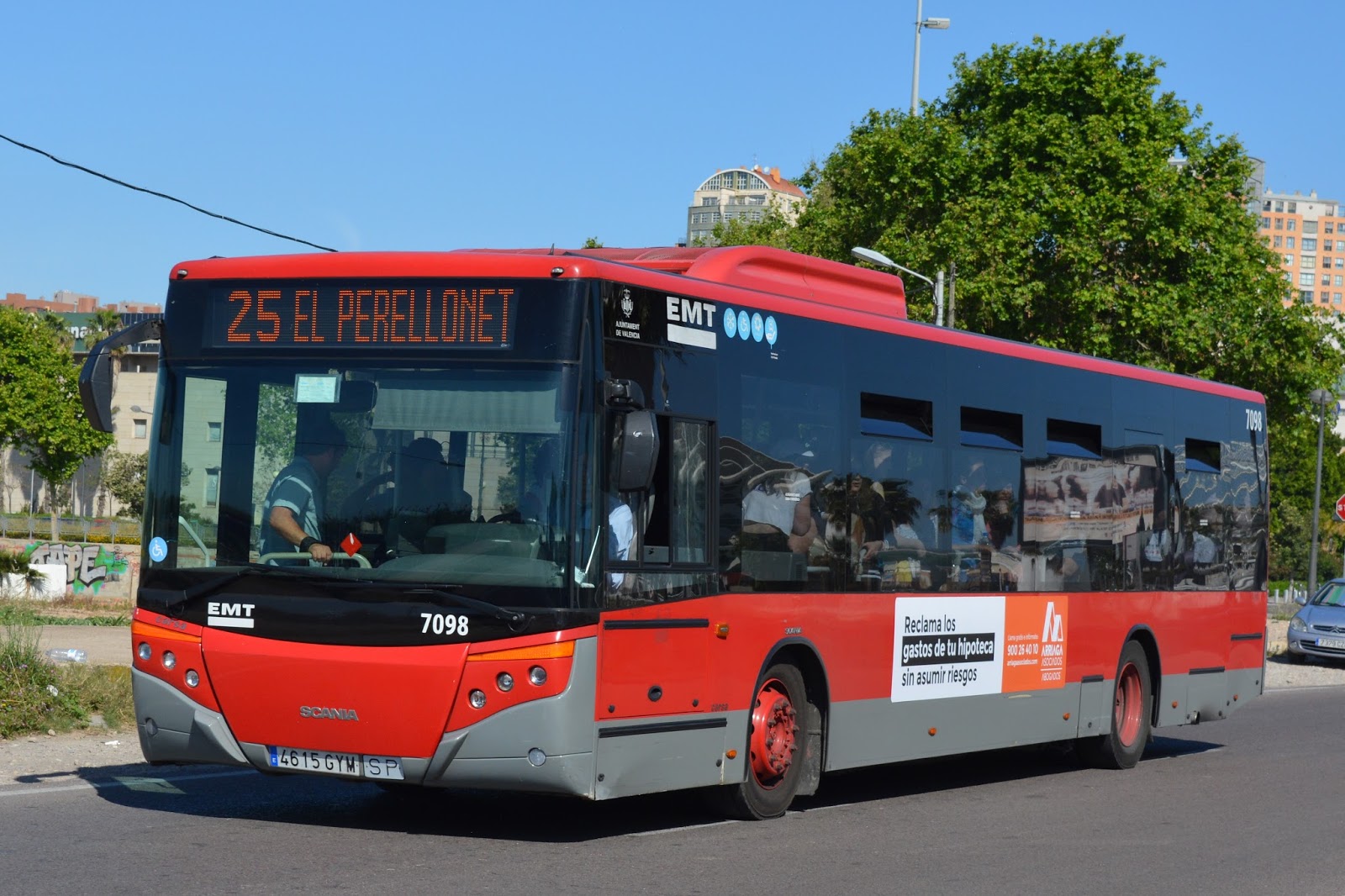 Autobuses por Valencia EMT Valencia; articulados en la línea 25