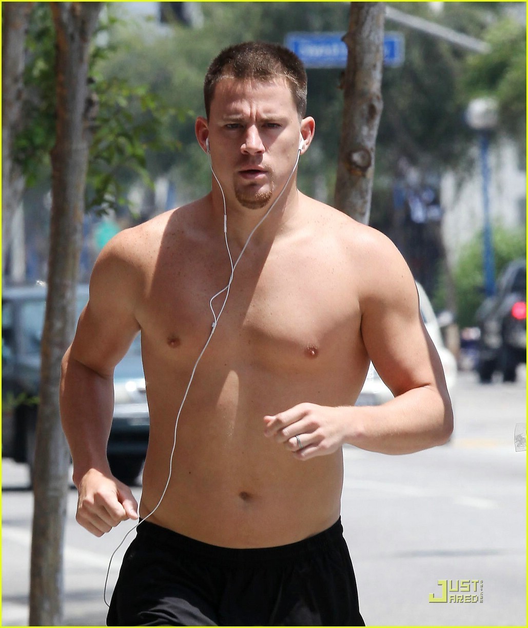 http://1.bp.blogspot.com/--rLcuPlDsIA/UTxAP2JiWGI/AAAAAAAACQ4/nqZZhPzHvpY/s1600/Channing-channing-tatum-6126122-1029-1222.jpg