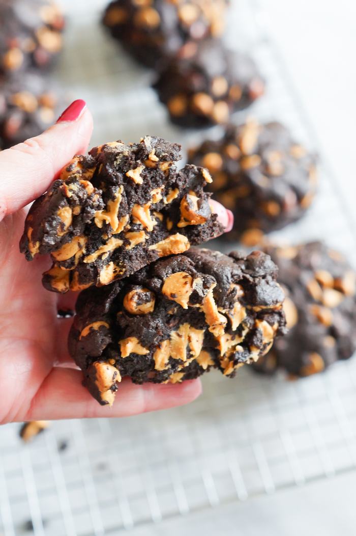 levain copycat chocolate peanut butter cookies