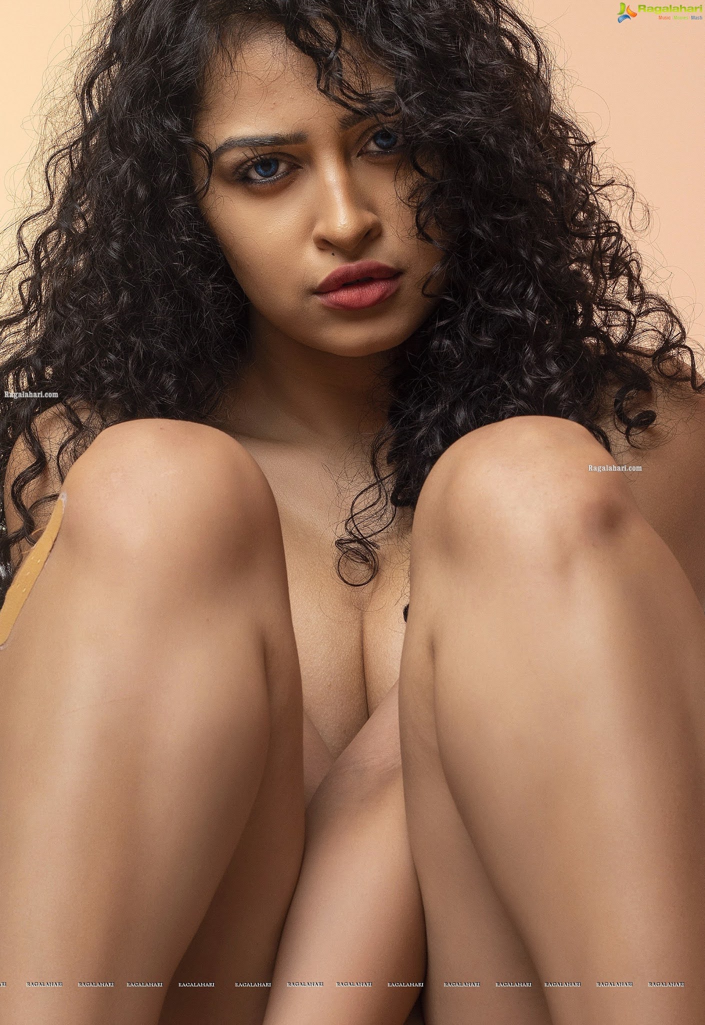 RGV's Dangerous Actress Apsara Rani Hot Photos