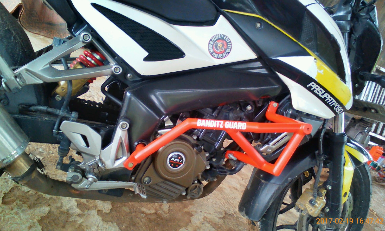CUSTOM ENGINE GUARD,CRASH BAR,TUBULAR,SIDE GUARD,ENGINE COVER,BREKET