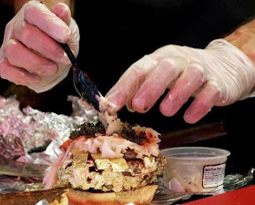 شاهدوا بالصور اغلى الأطعمة المغلفة بالذهب النقي!