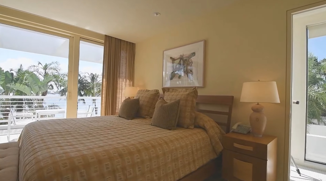 35 Interior Design Photos vs. 936 N Lake Way, Palm Beach, FL Luxury Home Tour