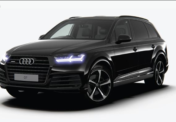 Audi Q7 black Edition 2019 Side View