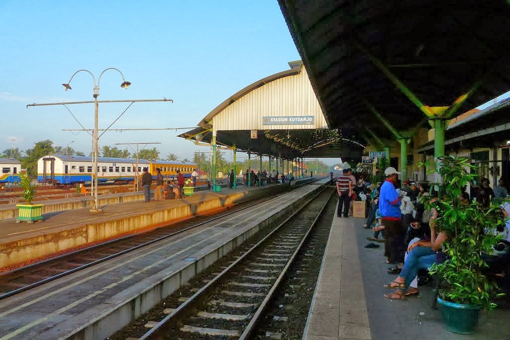blog foto 2: Stasiun KA Kutoarjo