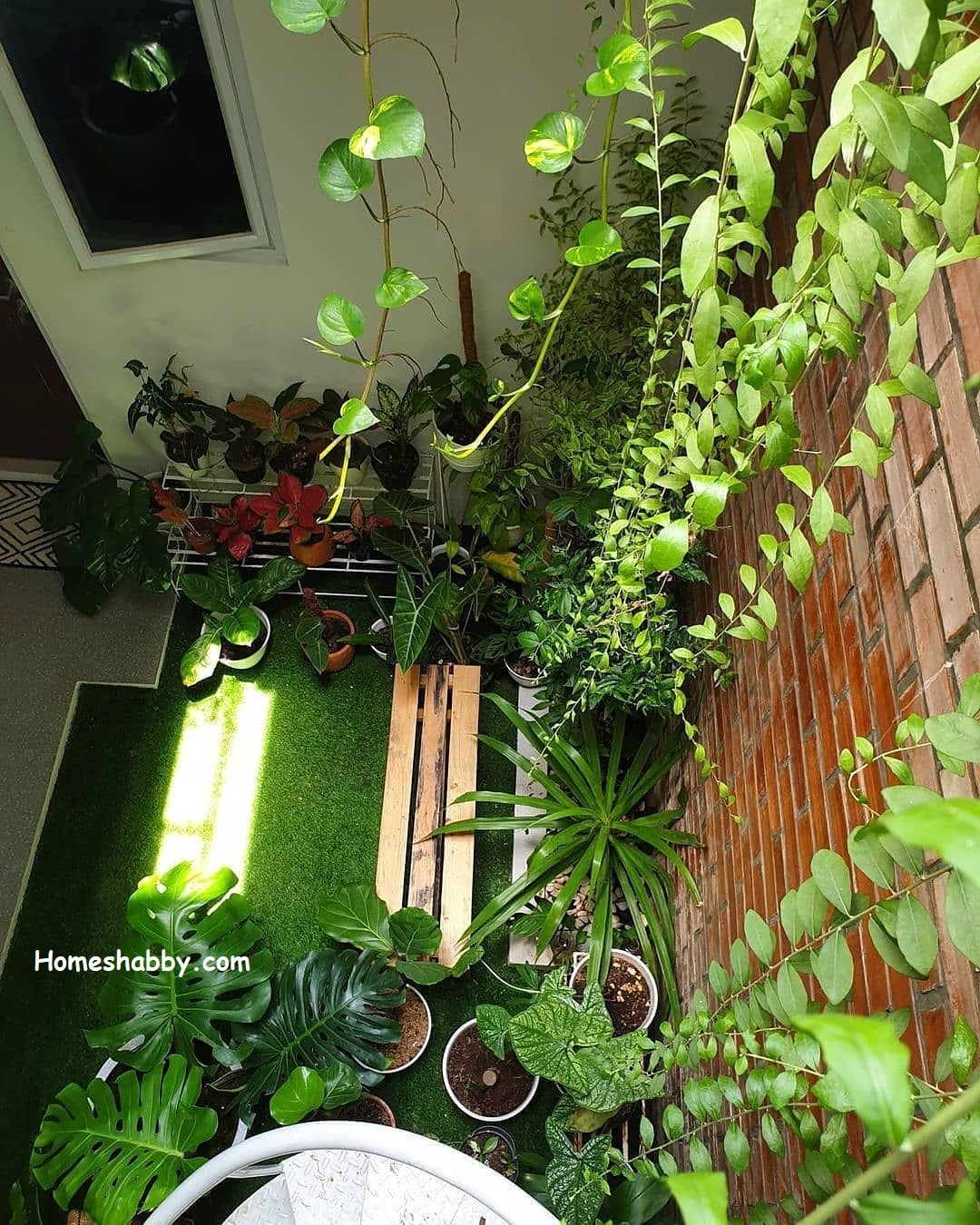 7 Gambar Desain Taman Kecil 1 x 1 M, Bikin Suasana Jadi Sejuk dan