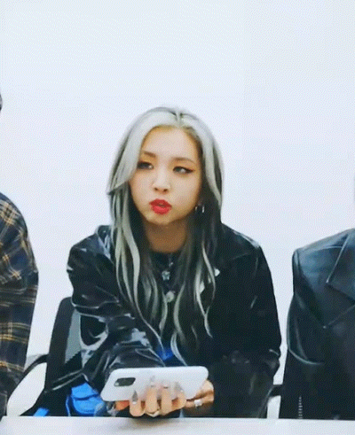 컴백때면 폭주하는 스포러버 kard | 인스티즈