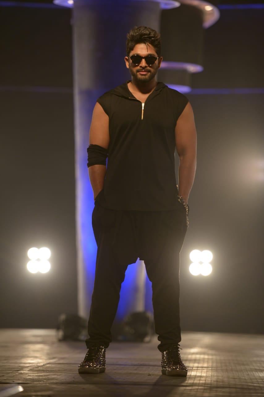 Allu Arjun's Unseen Stills from DJ - Latest Movie Updates, Movie ...