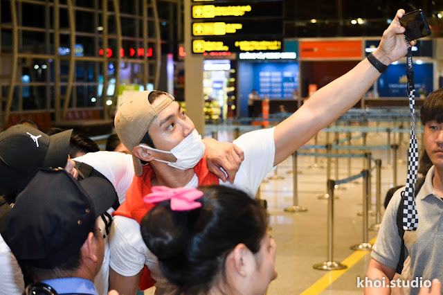 Choi Siwon (Super Junior) thân thiện với fan Việt ở Đà Nẵng