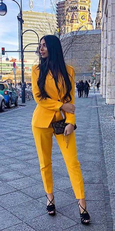 Capture everyone's attention with these latest summer looks. 27 Trending Summer Outfits by Stylish Instagram Influencers. Summer Styles via higiggle.com | blazer dress | #summeroutfits #instagram #style #dress