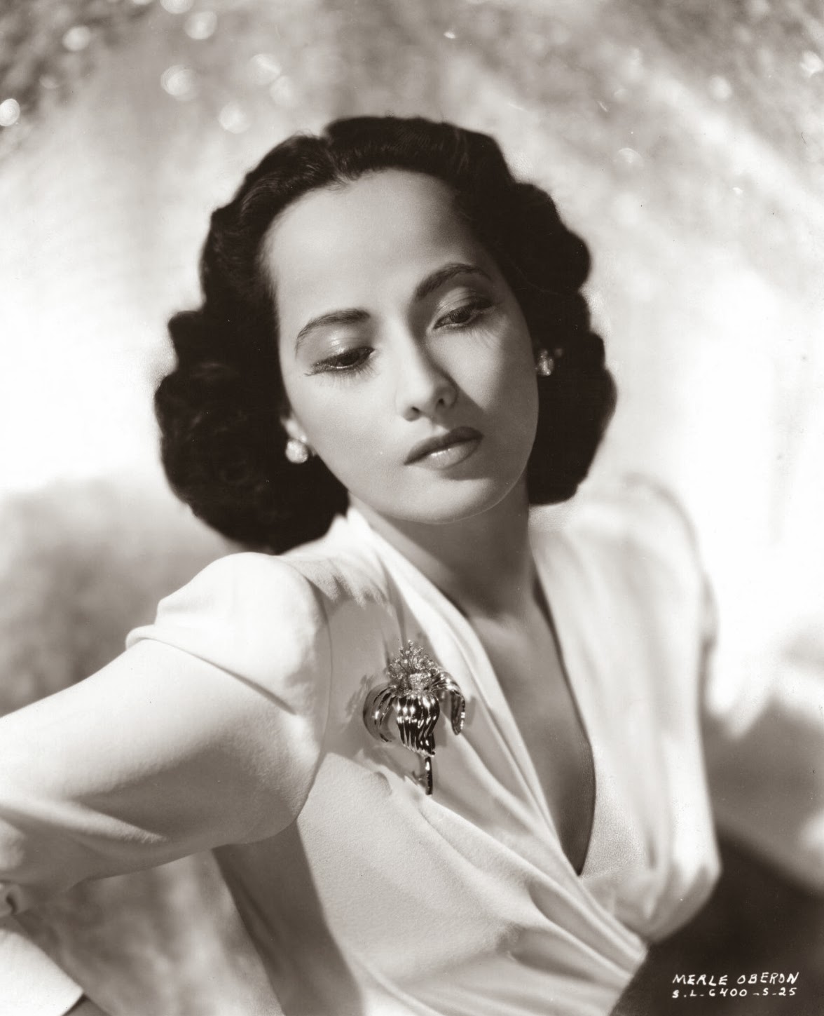 Slice of Cheesecake: Merle Oberon, pictorial