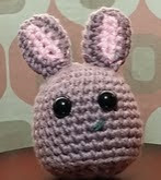 http://translate.google.es/translate?hl=es&sl=en&tl=es&u=http%3A%2F%2Fwww.crochetquickies.com%2Ffree-amigurumi-pattern%2Fmarshmallow-bunny%2F