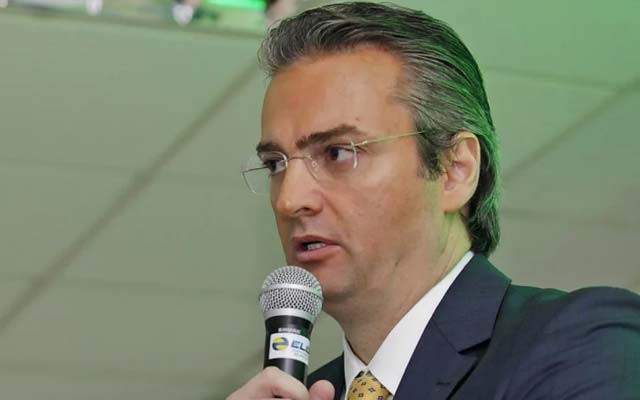 Bolsonaro nomeia delegado Rolando de Souza para comando da PF