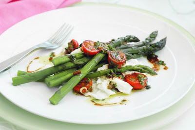 Asparagus and mozzarella salad recipe Asparagus and mozzarella salad recipe