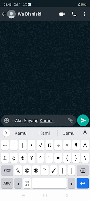 Cara Desain Tulisan Chat Garis Tengah di WhatsApp Cara Desain Tulisan Chat Garis Tengah di WhatsApp