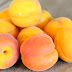 what does apricot taste like What does an apricot taste like?