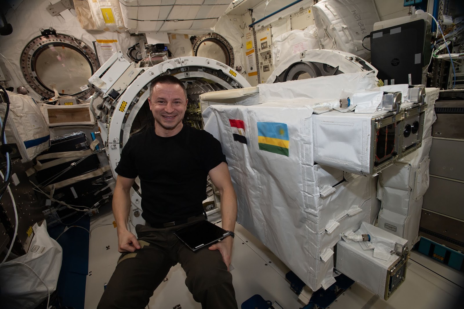 Spacex на мкс axiom. скворцов космонавт. последние исследования космоса. Cosmos news. бабкин космонавт роскосмос.