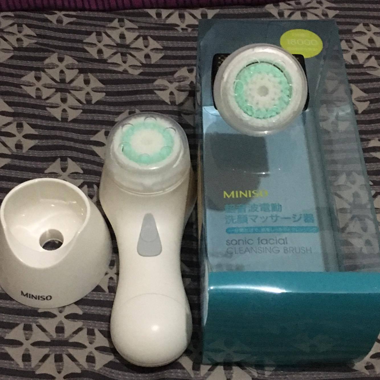 ALL ABOUT BEUTY AND RANDOM Miniso Facial Brush Cleanser