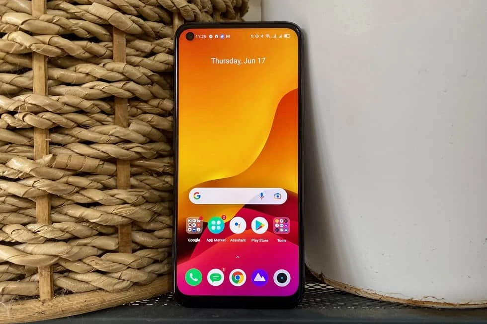 realme 8 5G Initial Impressions: Display