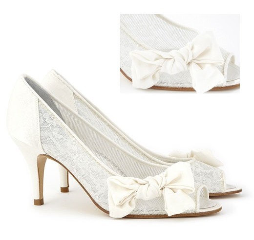 Elegant Bridal Style: Silver Bridal Shoes