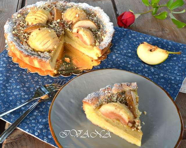 Маслен пай кростата с круши и канелен крем