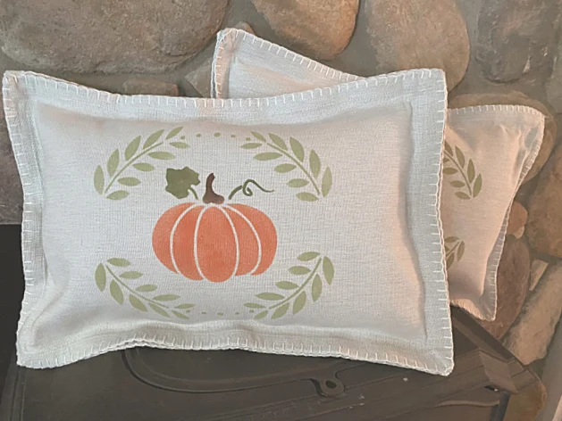 Placemat pillow with pumpkin