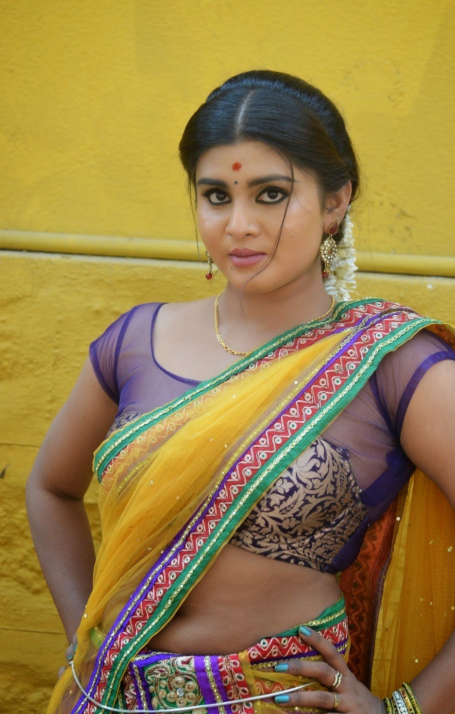 Hot Kerala Doodwali Mallu Aunty Hari Sexy Looking In Half Saree With